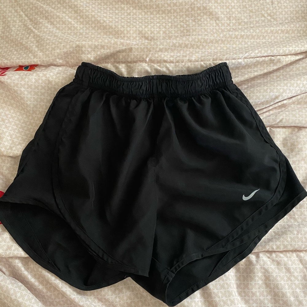 Black women nike short